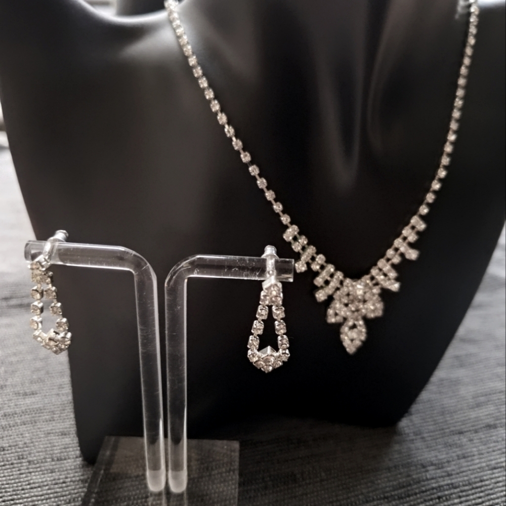 Elegant Silver Rhinestone Necklace and Earring Set Prom Or Wedding